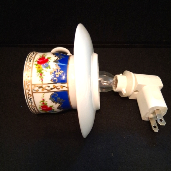 Night Light - Sorelle Porcelain Floral Tea Cup - Picture 6 of 8